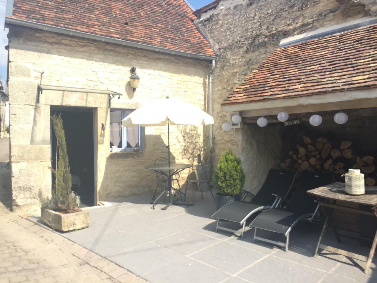 Le Gite Du Petit Lavoir Beze Bagian luar foto