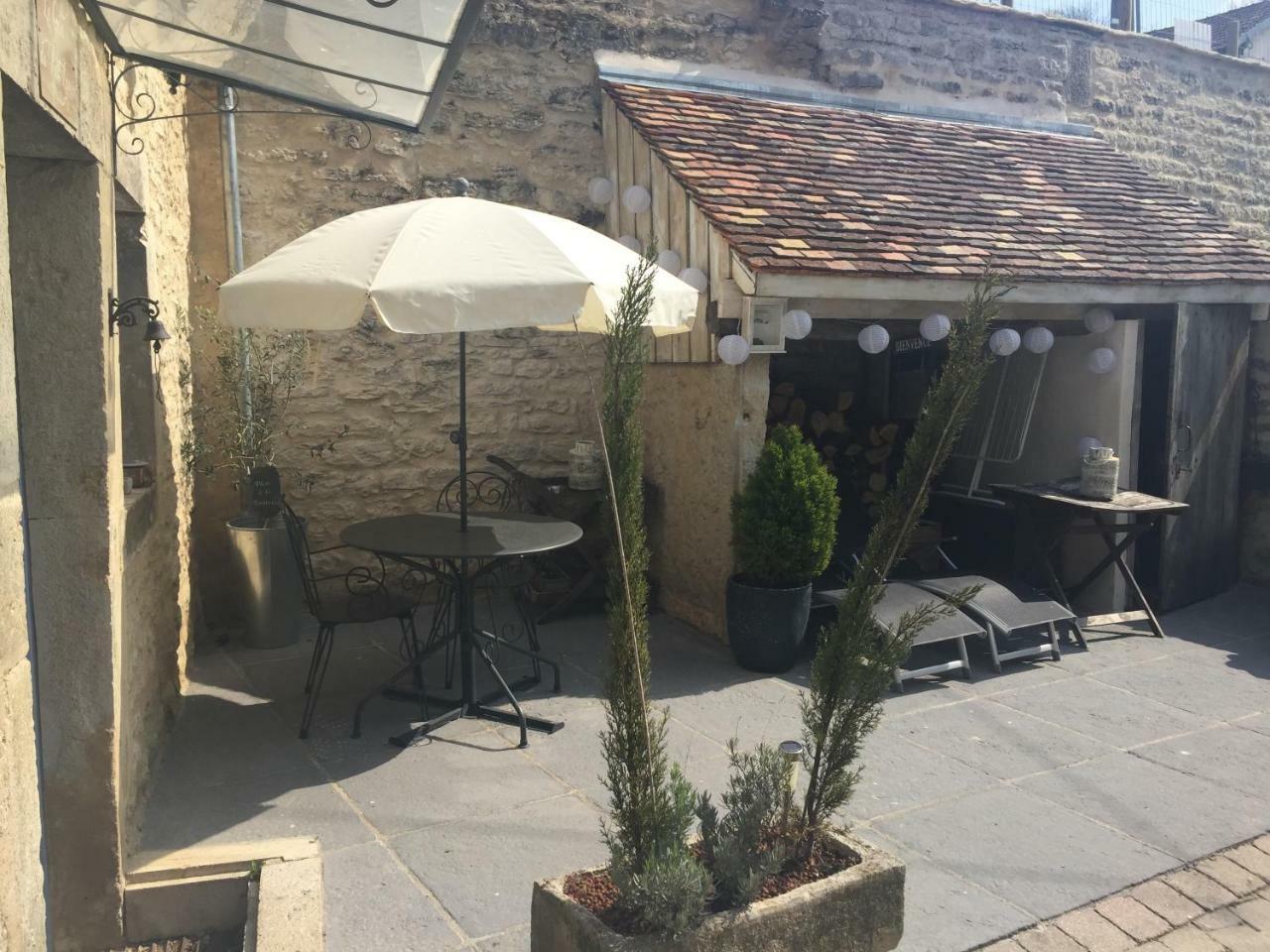Le Gite Du Petit Lavoir Beze Bagian luar foto